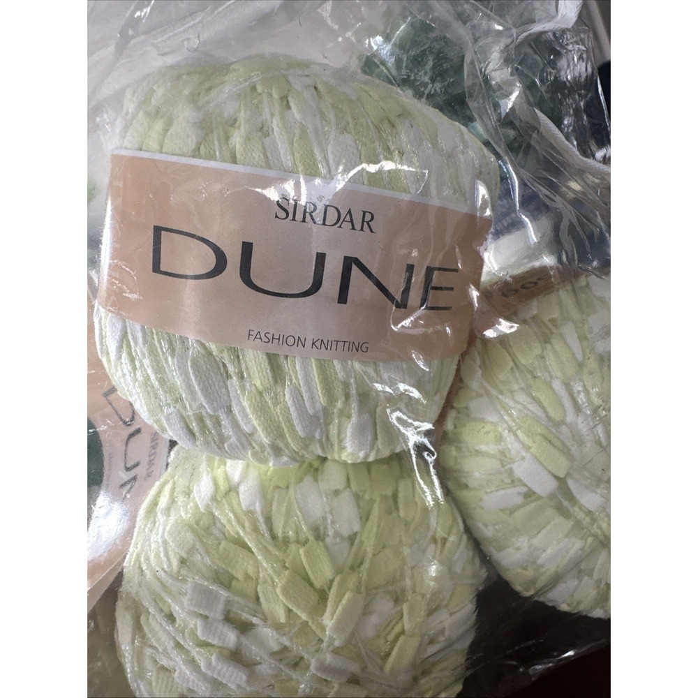 4 Skeins Sirdar Dune Light Green &  White Fashion Knitting Yarn 109 Yards 50g Ea